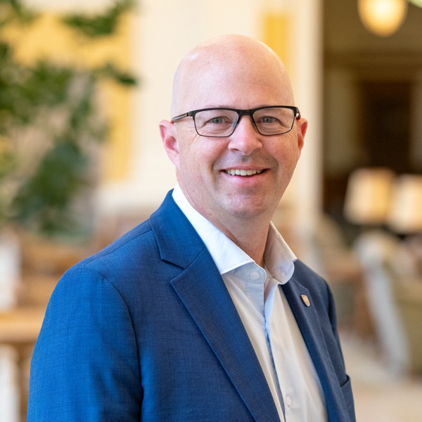 Dr. Jeff Hennessy