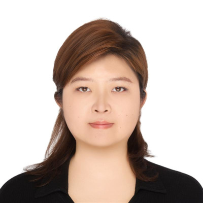 Headshot portrait of Leila Yang